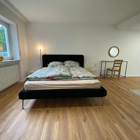 1 Zimmer In